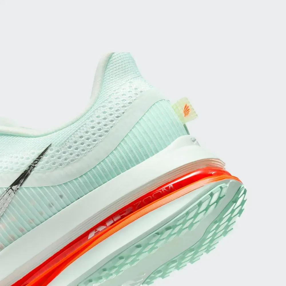 NK Pegasus Premium - Barely Green