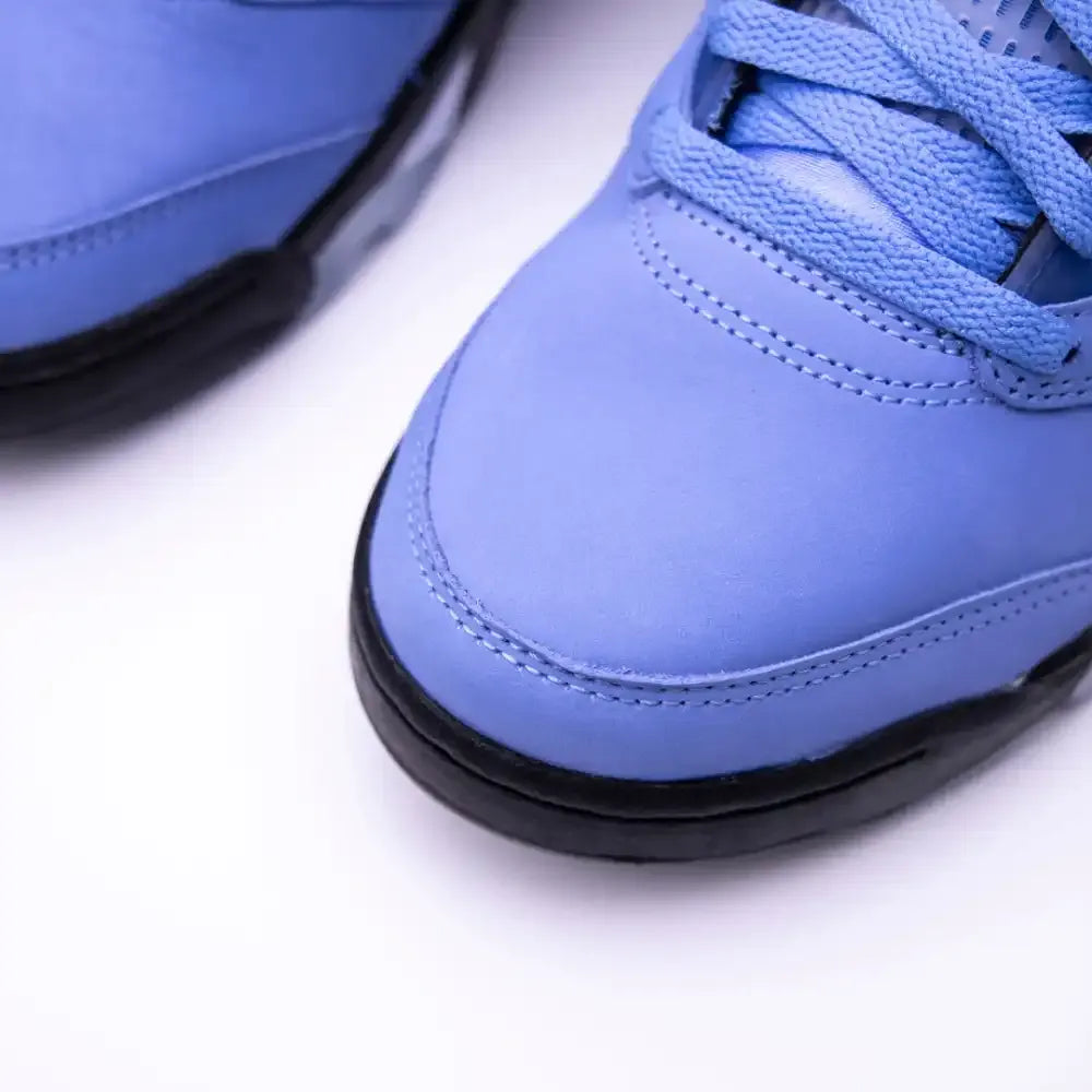 AJ 5 - University Blue