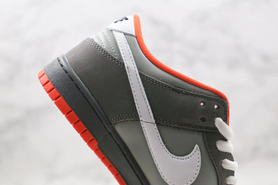 NK SB Dunk Low Staple NYC Pigeon