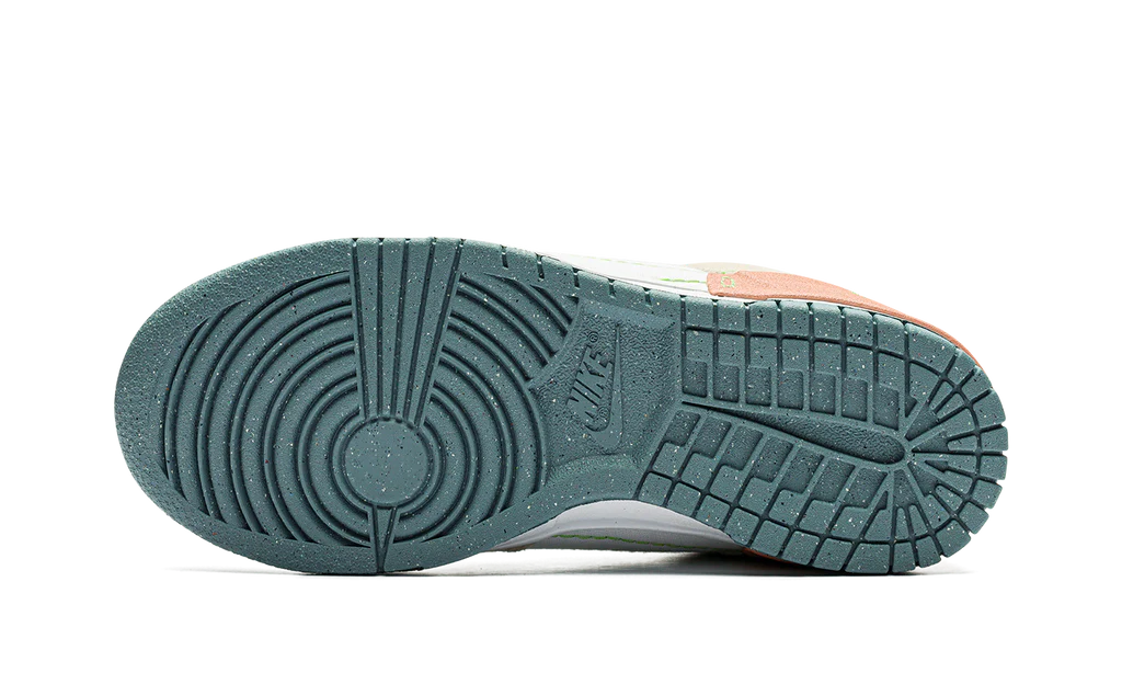 NK Dunk Low Disrupt 2 Easter