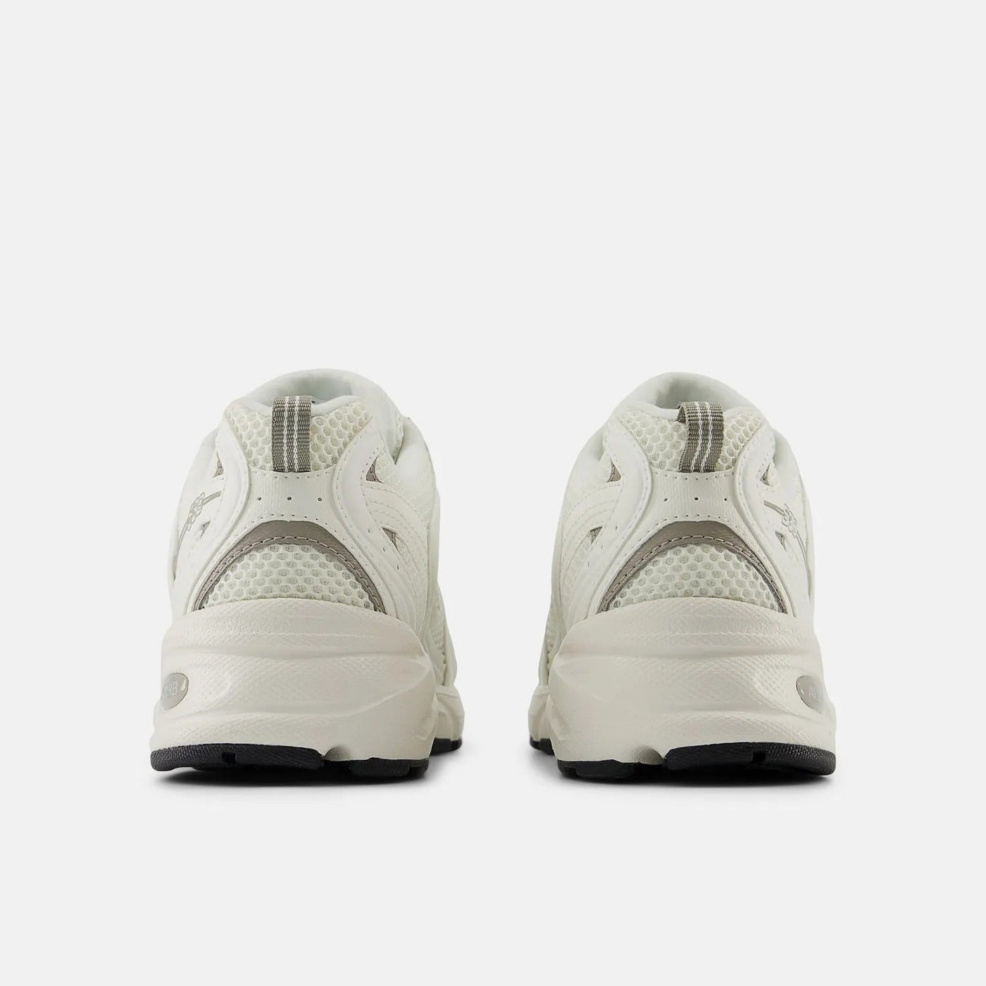 NB 530 – Off White/Light Brown