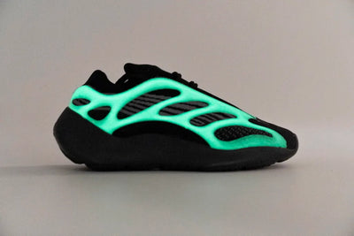 Ad Yeezy 700 V3 Alvah Real Boost