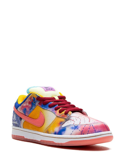 NK Dunk Low SB “Friends & Family – Futura Laboratories – Sunblush