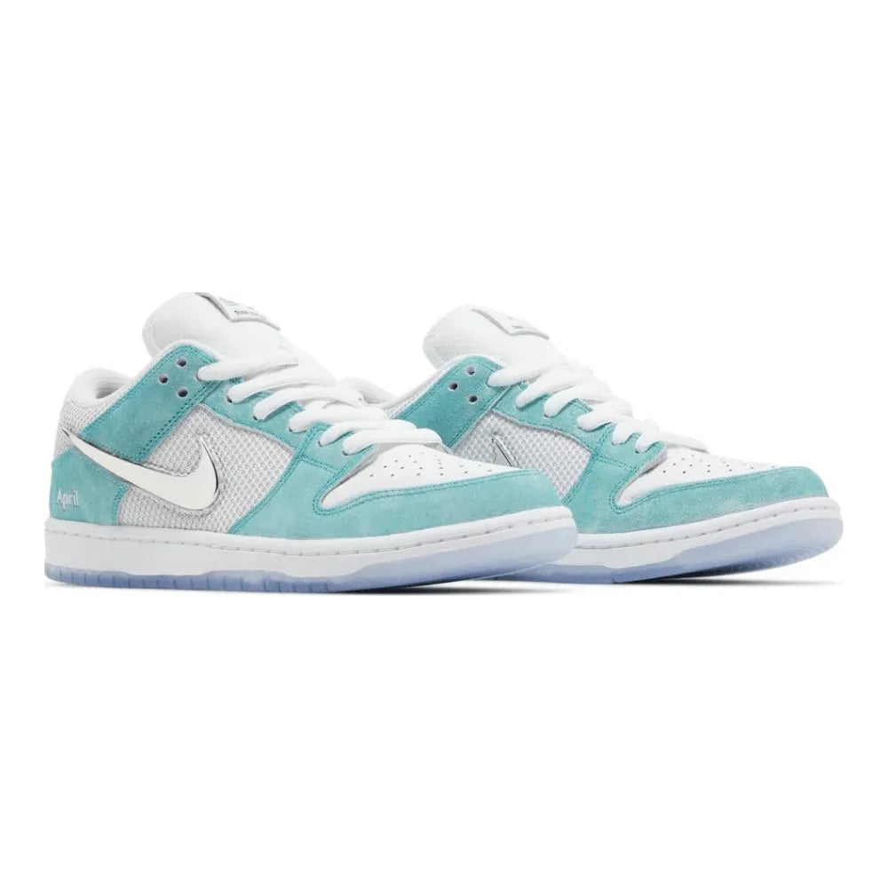 NK SB Dunk Low April Skateboards