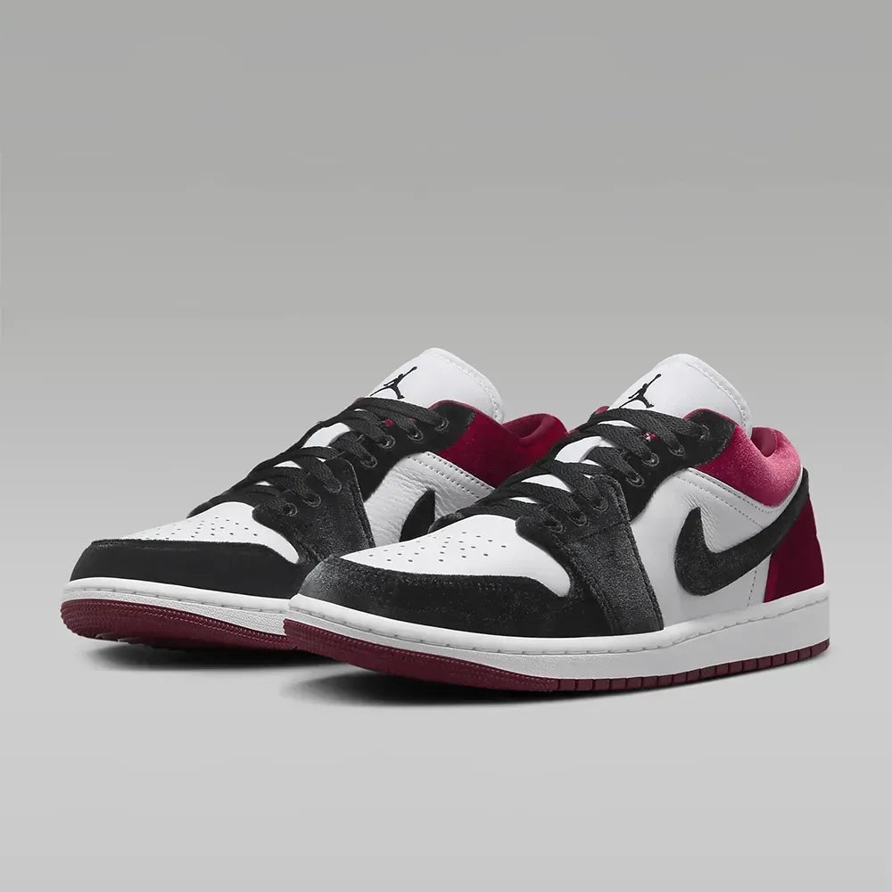 AJ 1 Low - Velvet Black Toe