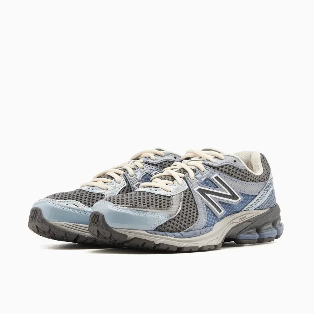 NB 860v2 – Arctic Grey Starlight