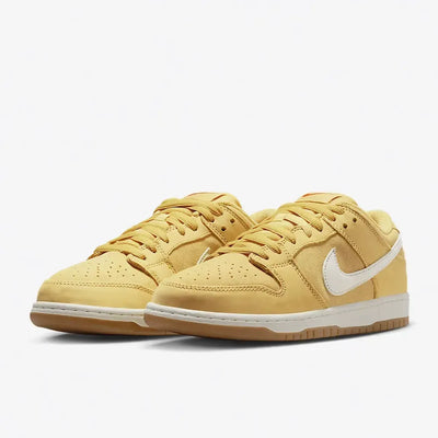 NK Dunk Low - Saturn Gold