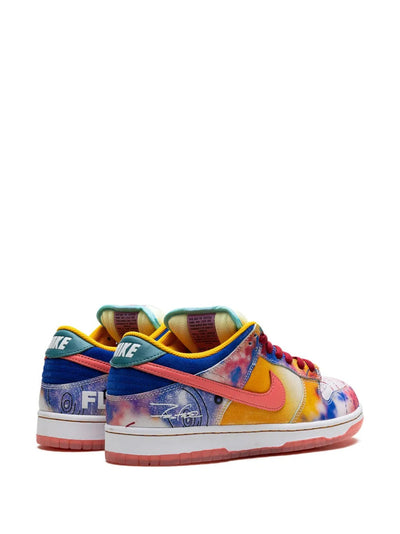 NK Dunk Low SB “Friends & Family – Futura Laboratories – Sunblush