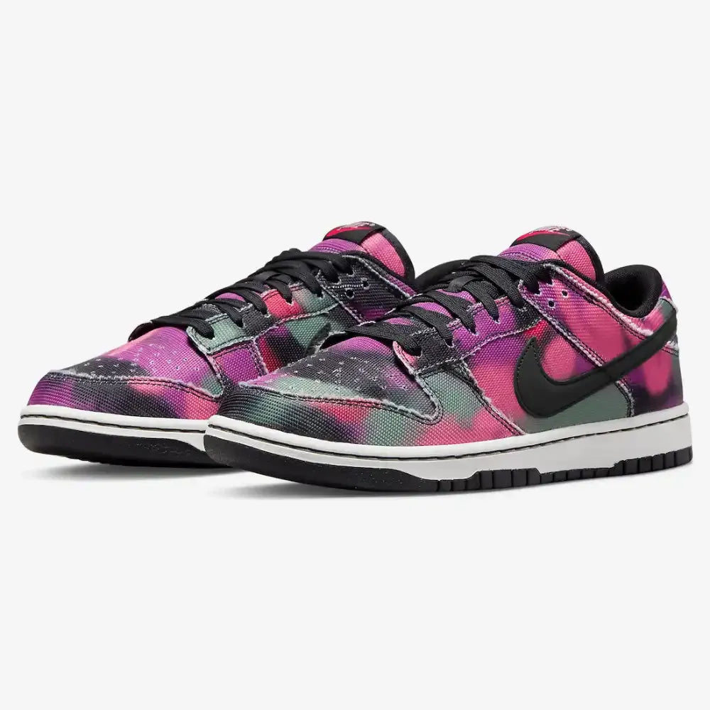 NK Dunk Low - Graffiti Pink
