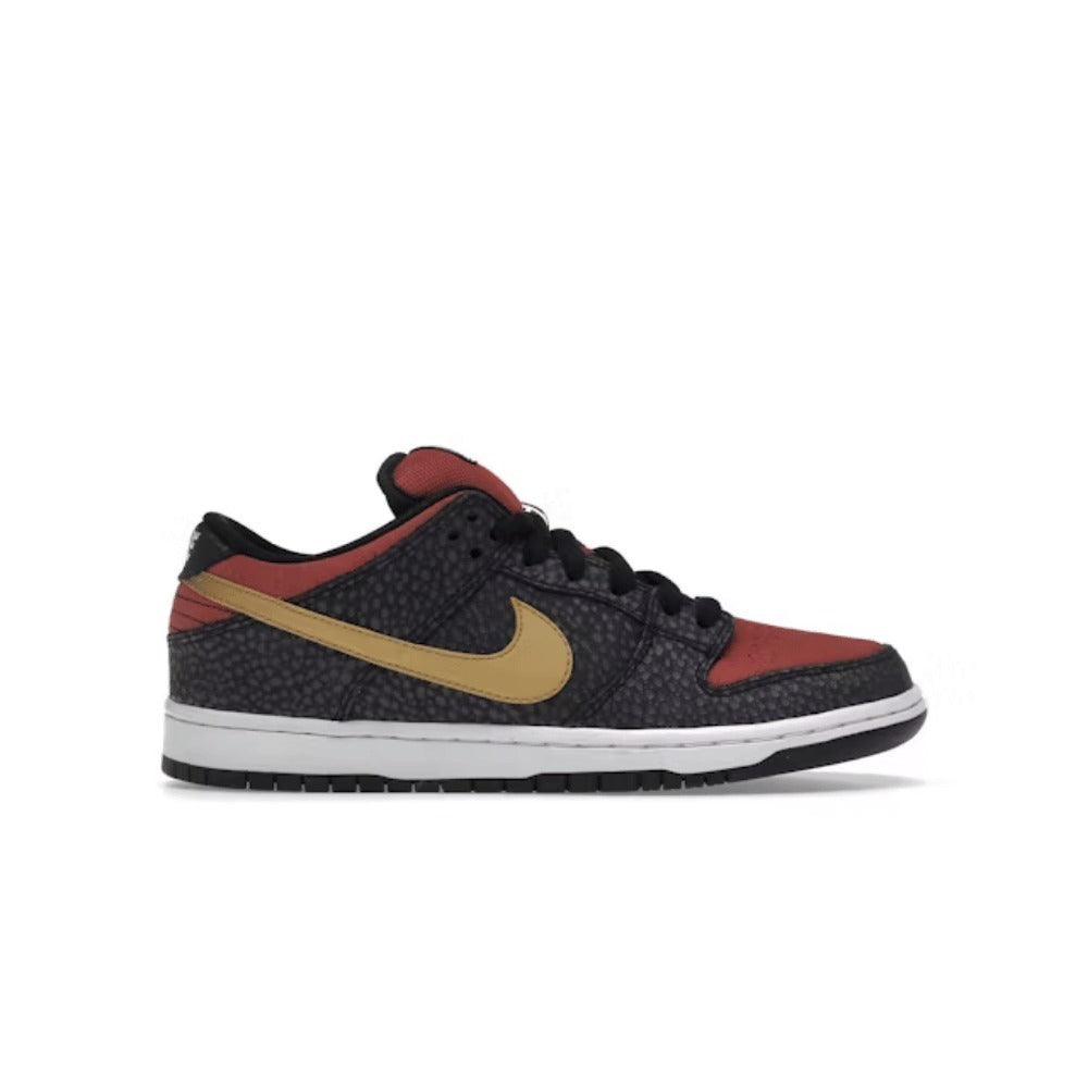 NK SB Dunk Low “Walk of Fame” – Black/Gold/Red