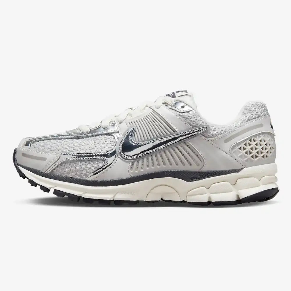 NK Zoom Vomero 5 Photon Dust Metallic Silver