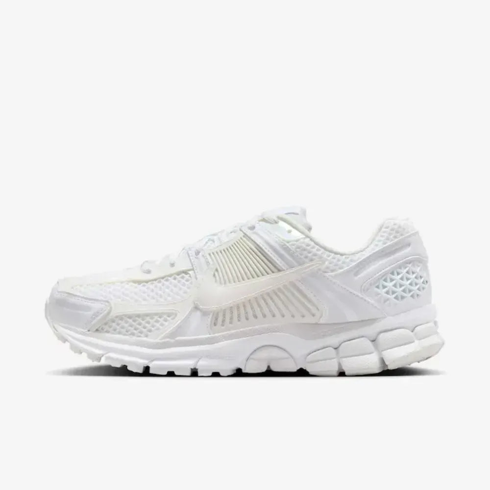 NK Zoom Vomero 5 Triple White