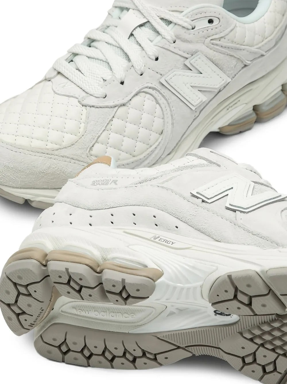 NB 2002R - Off White/Tan