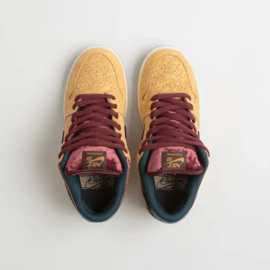 NK SB Dunk Low “City of Cinema”