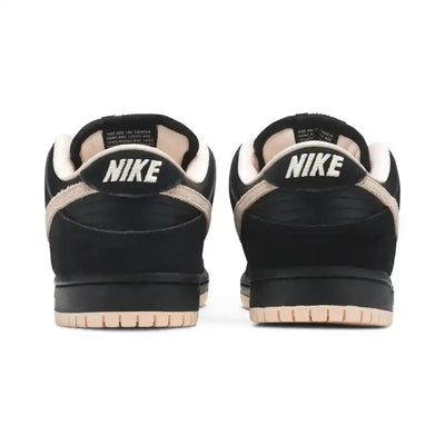 NK Dunk Low - Black Coral