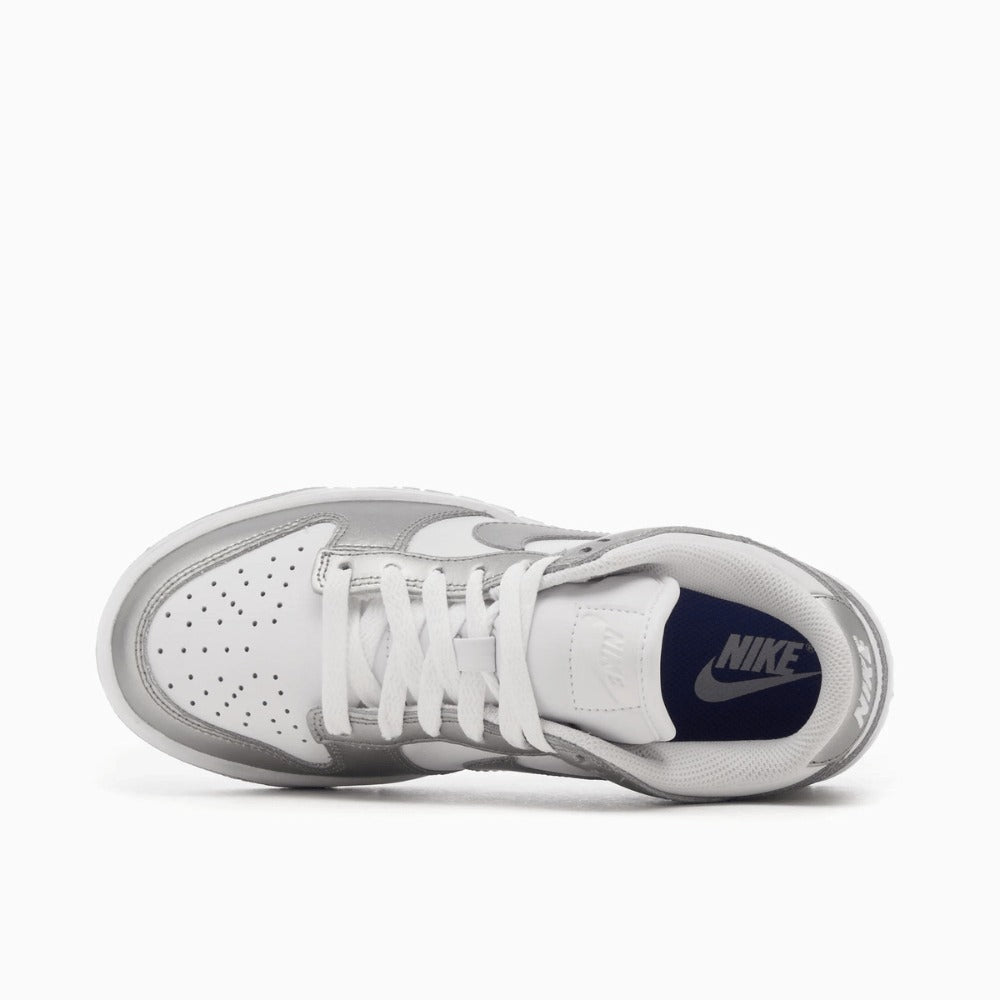 NK Dunk Low - Metallic Silver