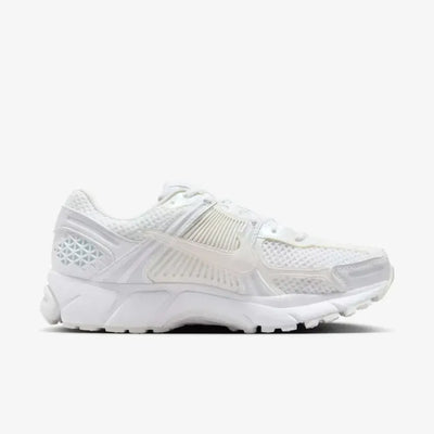 NK Zoom Vomero 5 Triple White