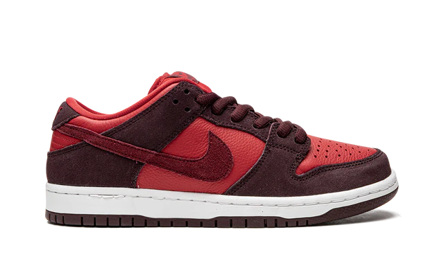 NK SB Dunk Low Cherry