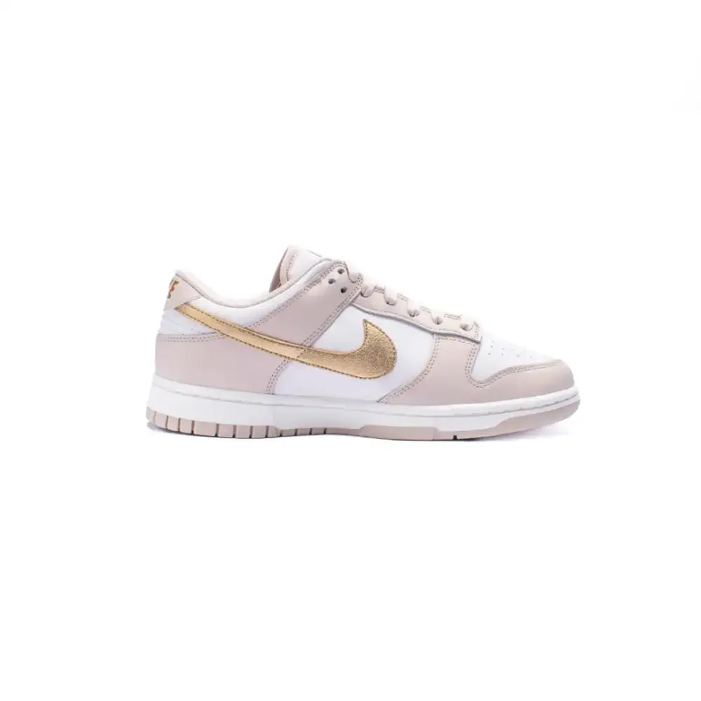 NK Dunk Low - Metallic Gold