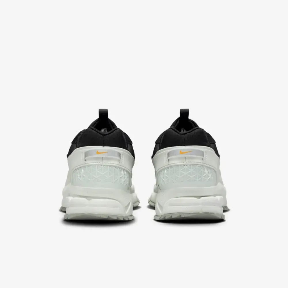 NK Zoom Vomero 5 Roam Black Light Silver