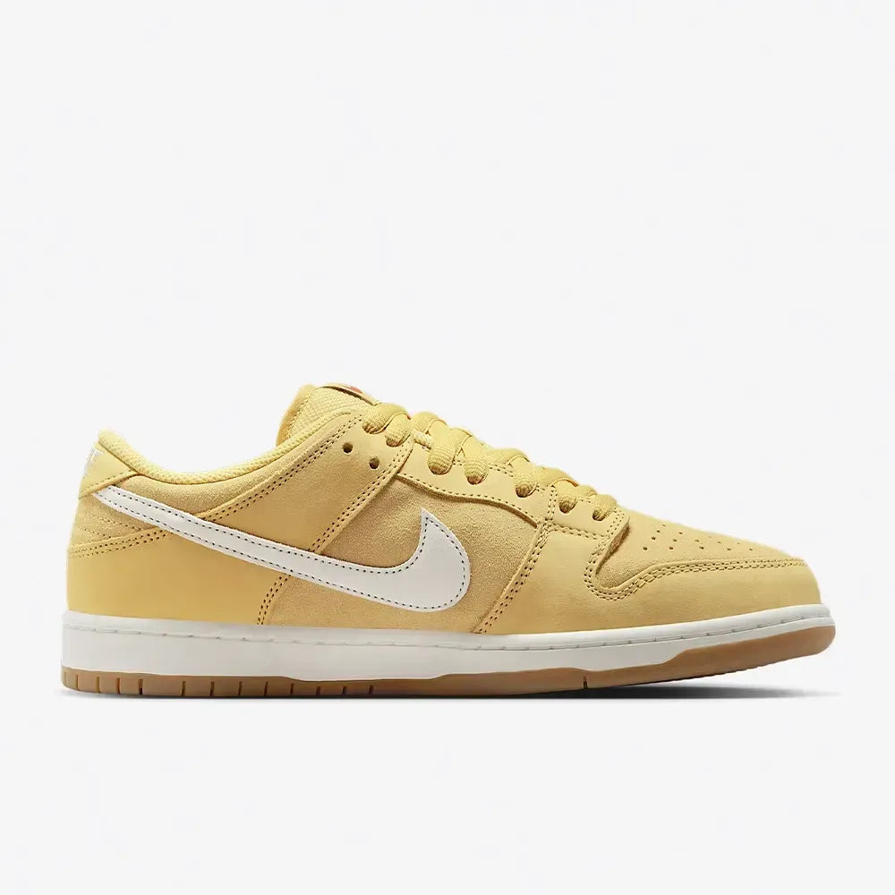 NK Dunk Low - Saturn Gold