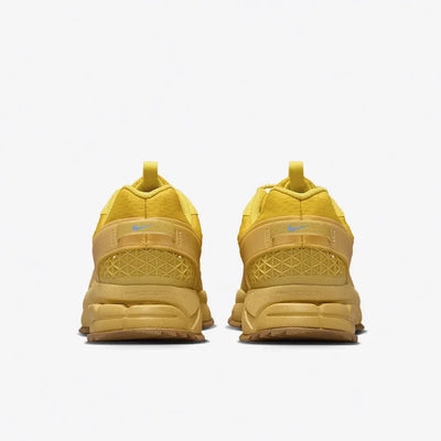 NK Zoom Vomero 5 Roam Lightning