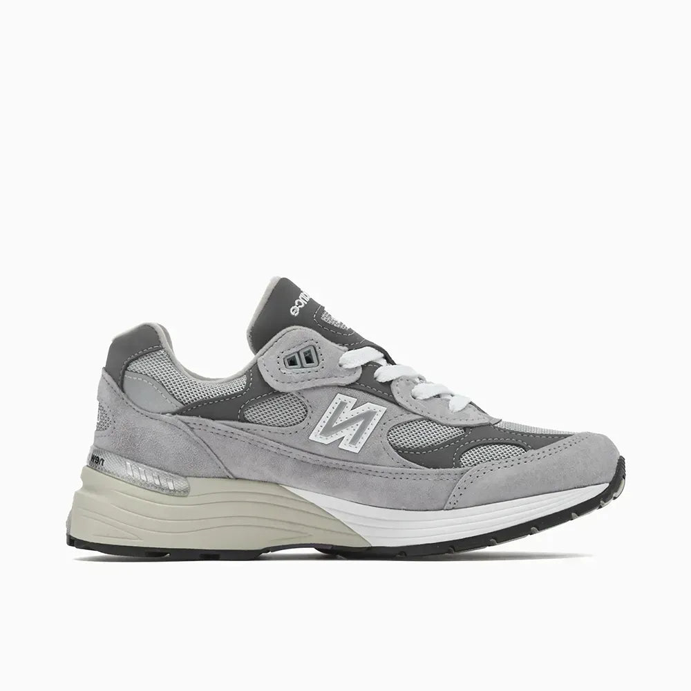 NB 992 MiUSA – Grey/Silver Metallic