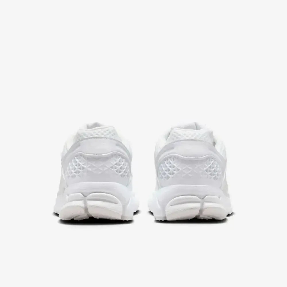 NK Zoom Vomero 5 Triple White