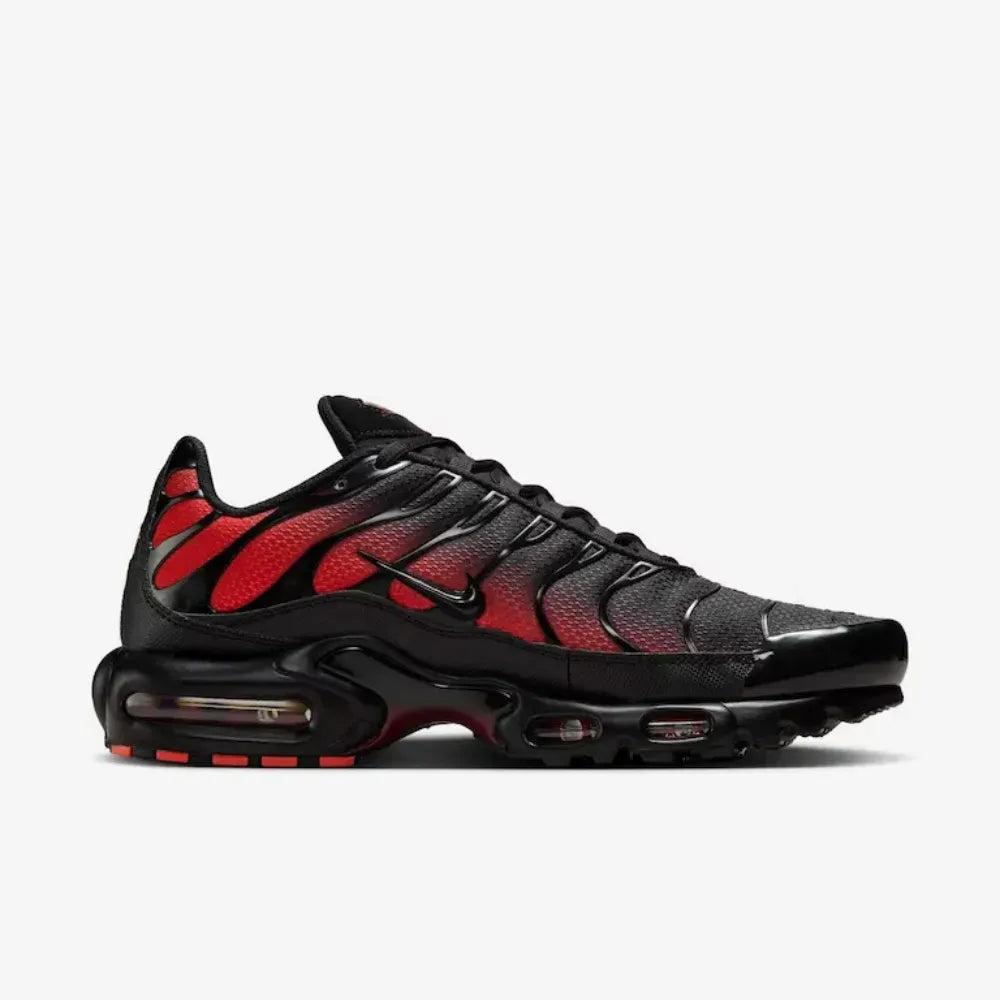 NK Air Max Plus - Black/Red