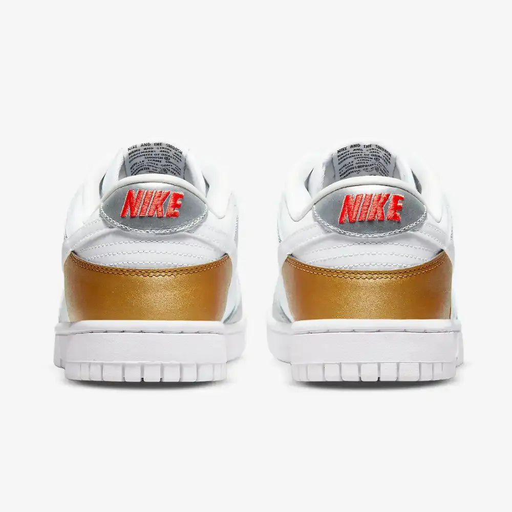 NK Dunk Low - Metallic