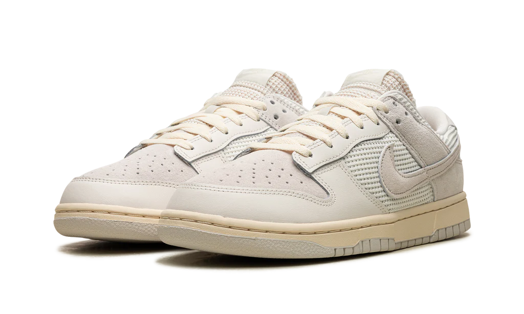 NK Dunk Low Light Bone