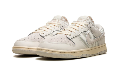 NK Dunk Low Light Bone