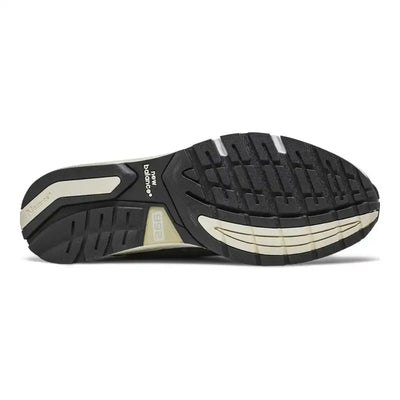 JJJJ x NB 990v3 - Mossy Green