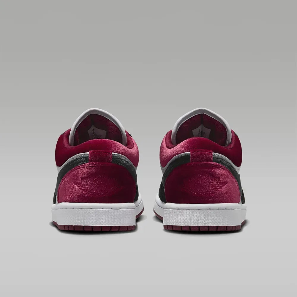 AJ 1 Low - Velvet Black Toe