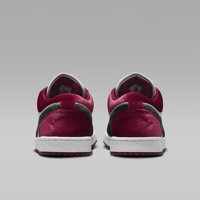 AJ 1 Low - Velvet Black Toe