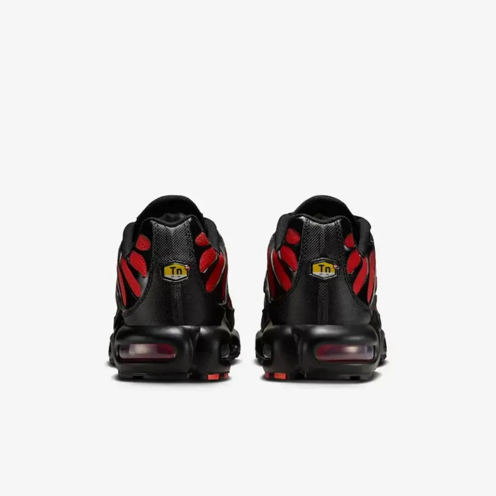 NK Air Max Plus - Black/Red
