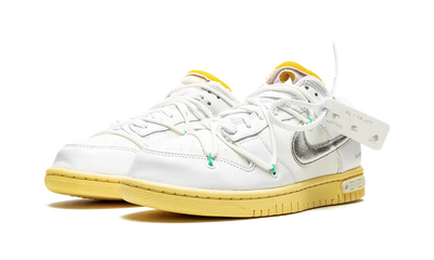 NK Dunk Low Off White Lot 01:50