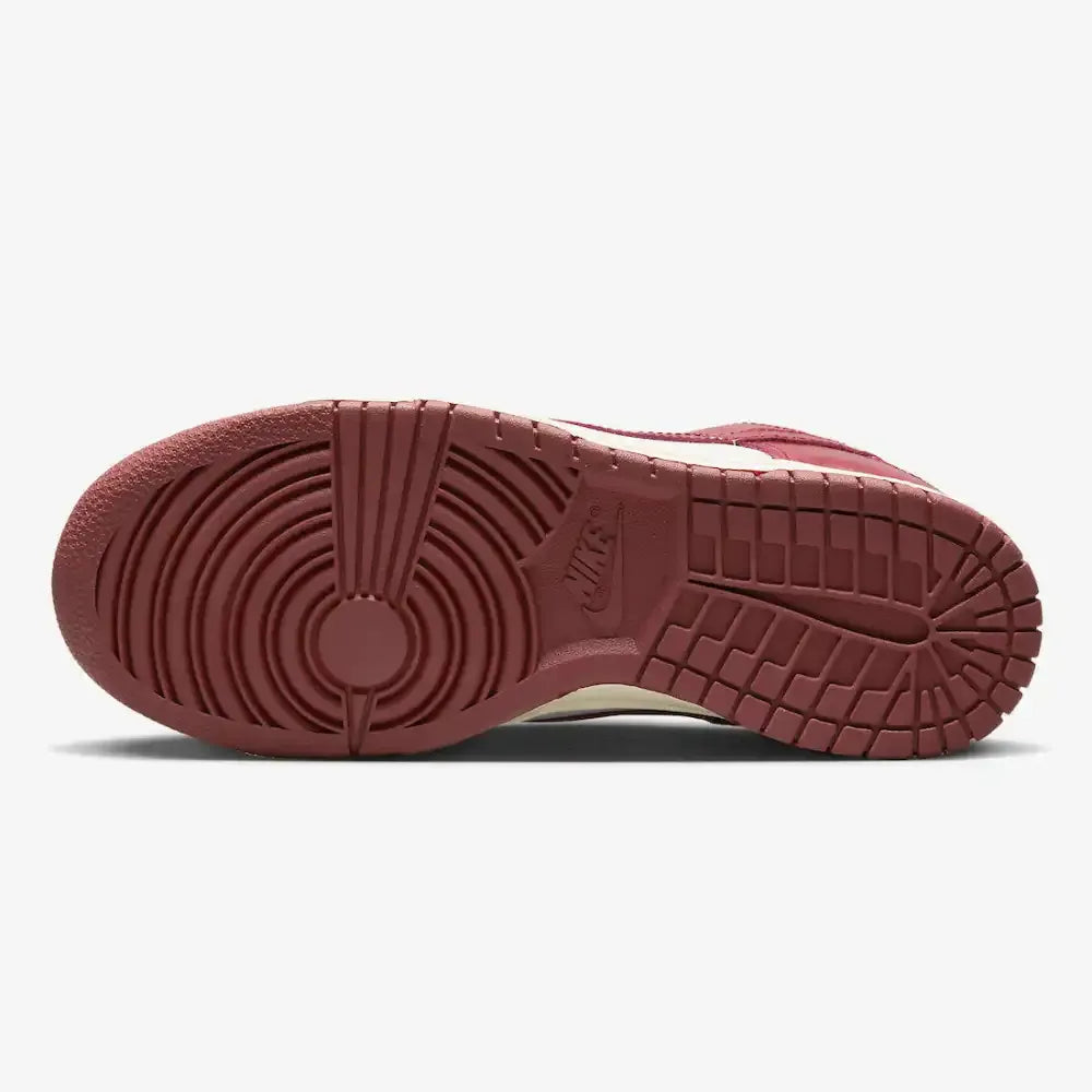 NK Dunk Low - PRM Vintage Team Red