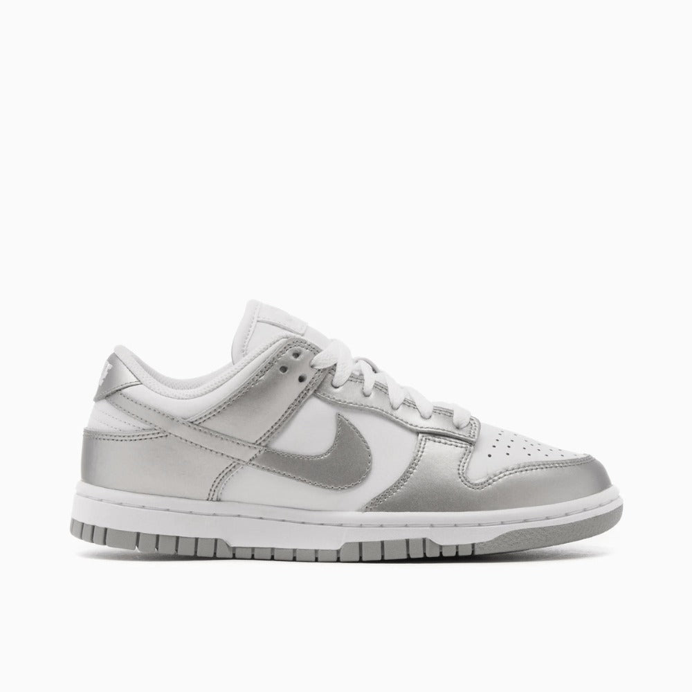 NK Dunk Low - Metallic Silver