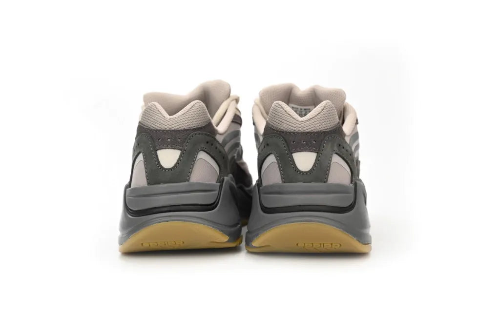 Ad Yeezy Boost 700 V2 Tephra