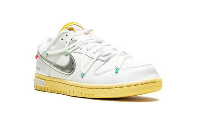 NK Dunk Low Off White Lot 01:50